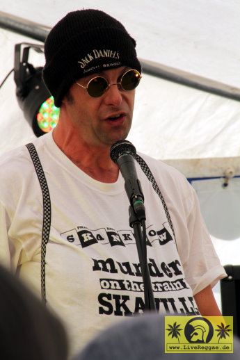 Trevor Clark (UK) - Murder on the train to Skaville 19. This Is Ska Festival - Wasserburg, Rosslau 27. Juni 2015 (8) Lesung.JPG
